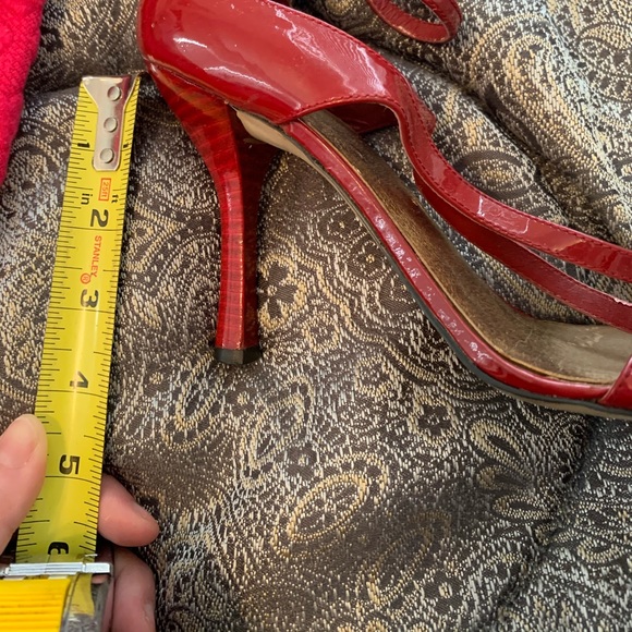 Strappy red pumps - Picture 6 of 6